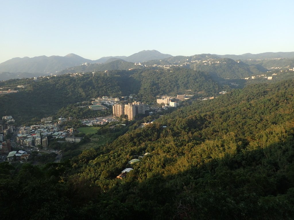 PC018081.JPG - 漫步  大直  文間山