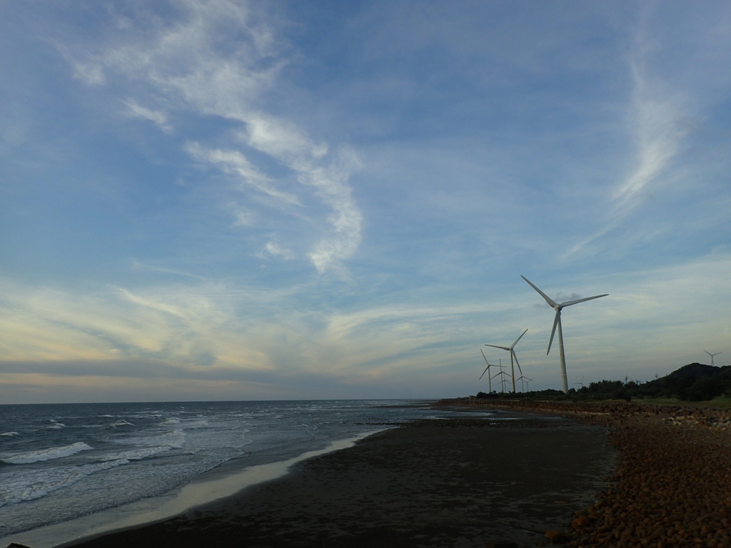 P7185726.JPG - 後龍  山邊海灘  落日之美