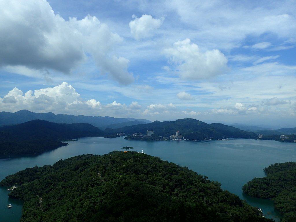 P9017510.JPG - 慈恩塔  眺日月潭之  湖光山色