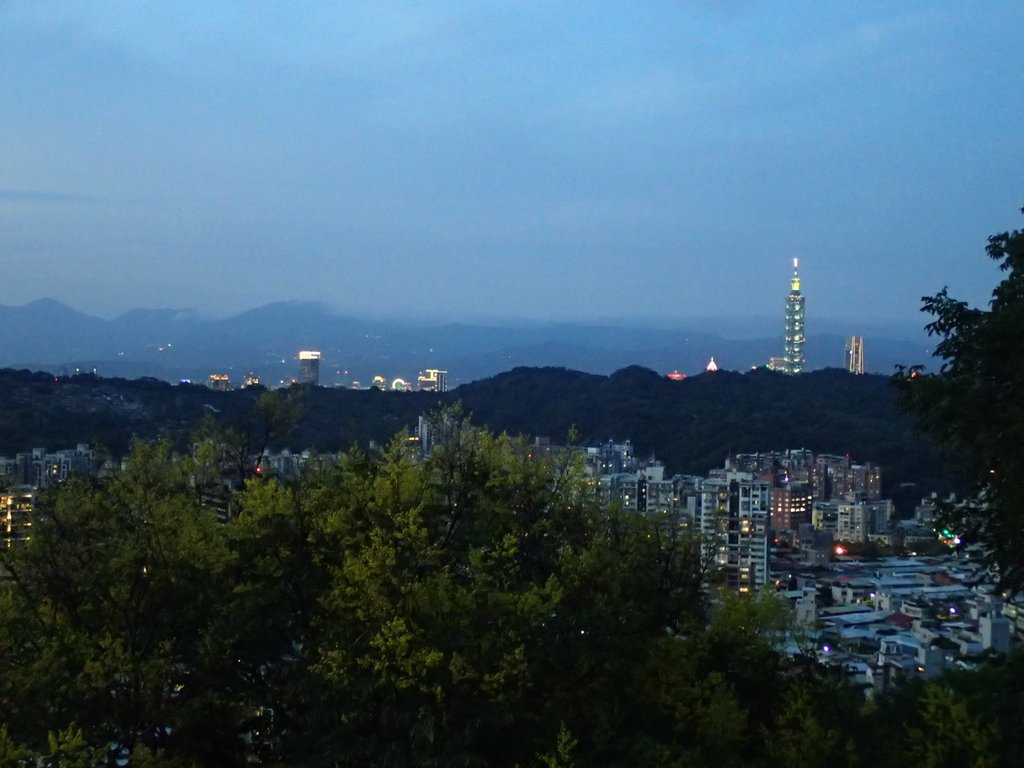 P9230084.JPG - 景美  仙跡岩之  黃昏暮色