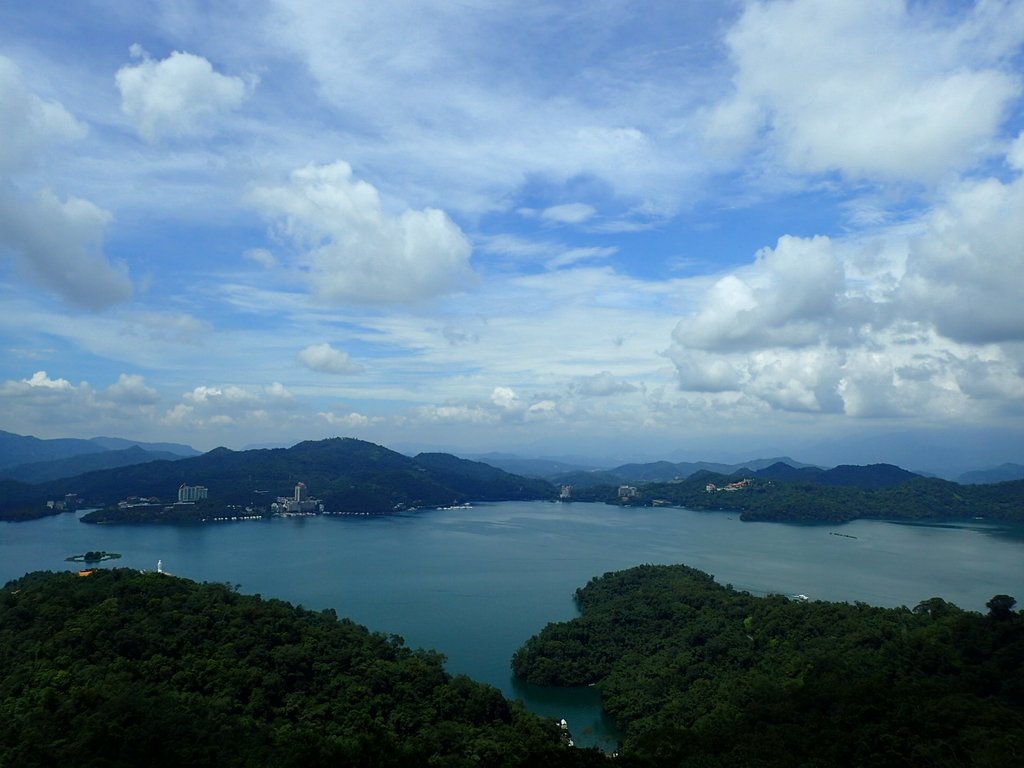 P9017511.JPG - 慈恩塔  眺日月潭之  湖光山色