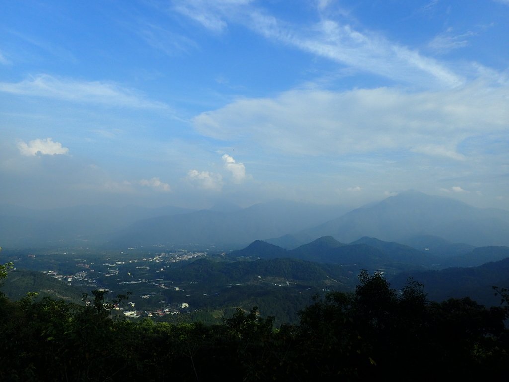 PA282171.JPG - 魚池  金龍山  (槌子寮山)