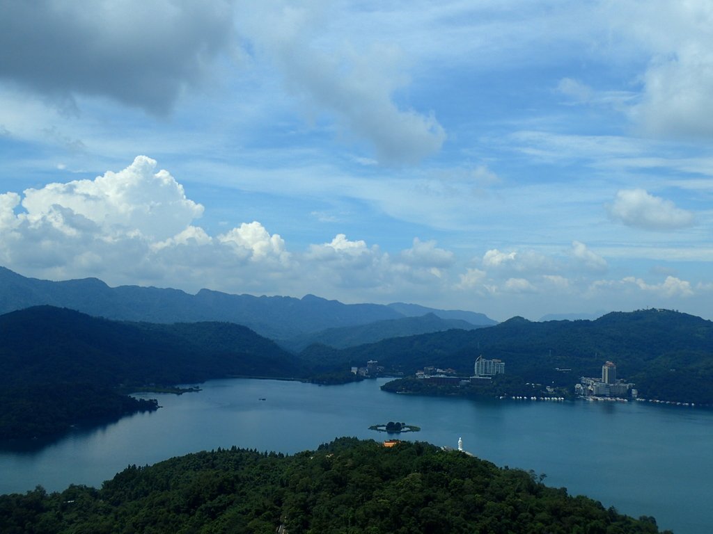 P9017521.JPG - 慈恩塔  眺日月潭之  湖光山色