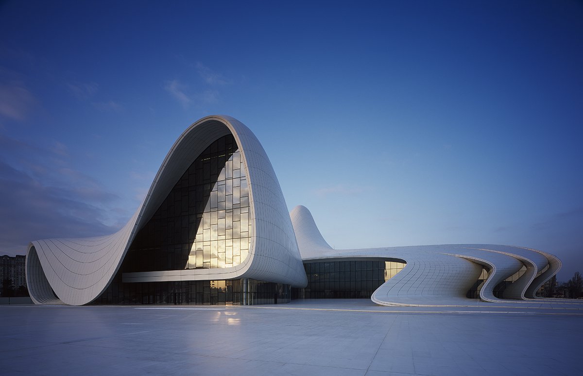 Zaha-Hadid-Architects-Heydar-Aliyev-Center-10-Photo-by-Hufton-Crow.jpg - 扎哈  哈迪德