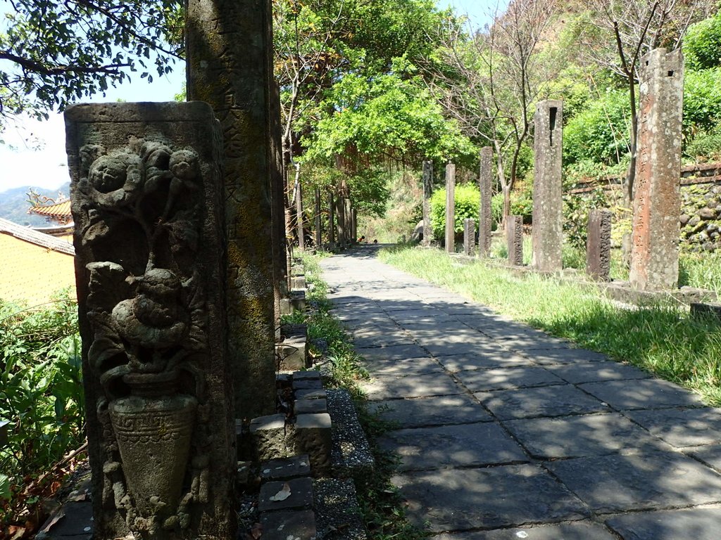 P8120189.JPG - 大里  草嶺慶雲宮