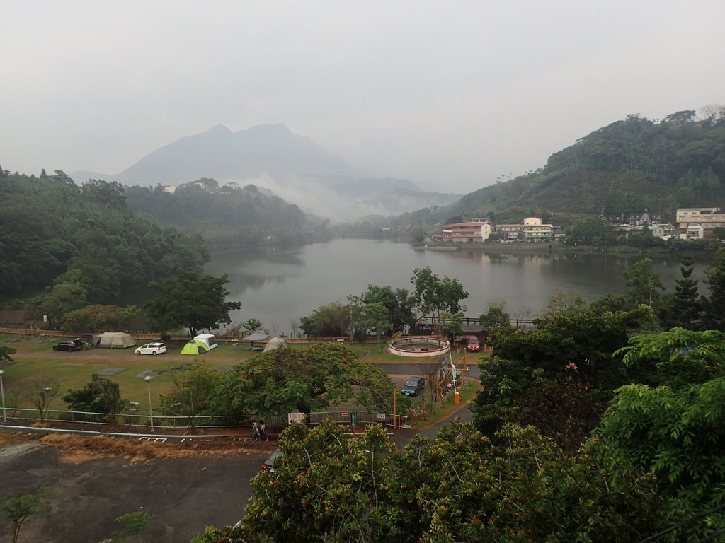 PA171420.JPG - 鹿谷  麒麟潭之  雨中即景