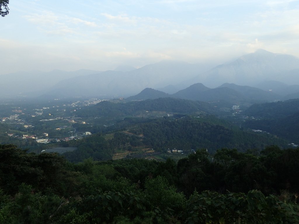 PA282193.JPG - 魚池  金龍山  (槌子寮山)