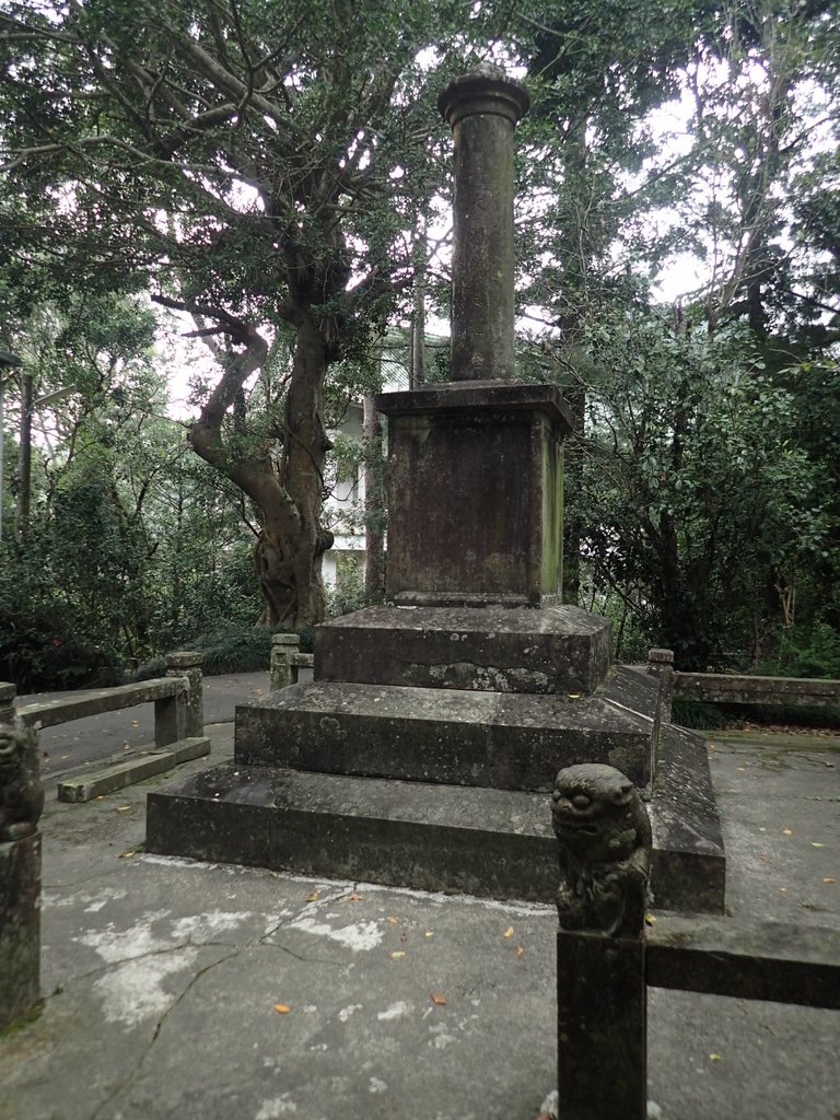 PA064657.JPG - 大湖  法雲禪寺  開拓紀念碑