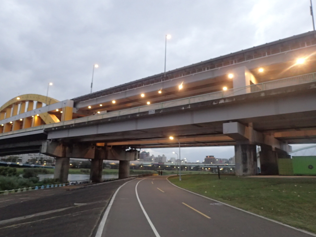 P1264254.JPG - 松山  麥帥二橋光影