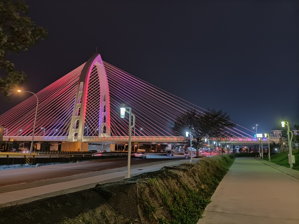 IMG20210313185216.jpg - 台中  科湳愛琴橋  夜色