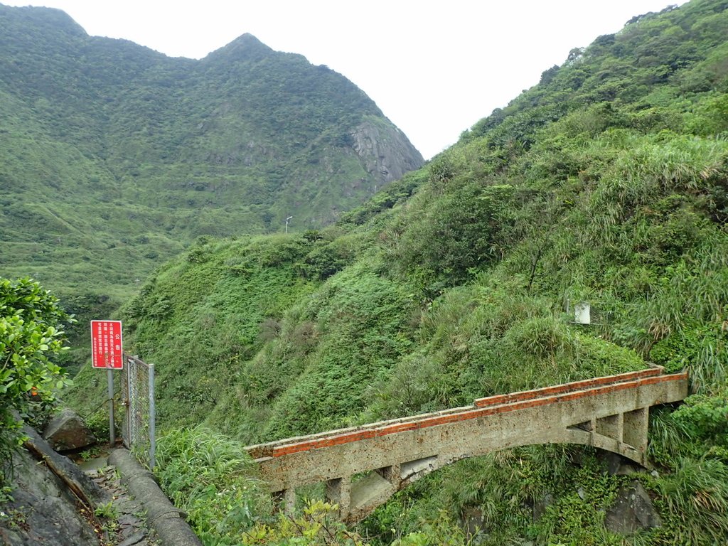 P3240532.JPG - 金瓜石之  內九份溪圳橋