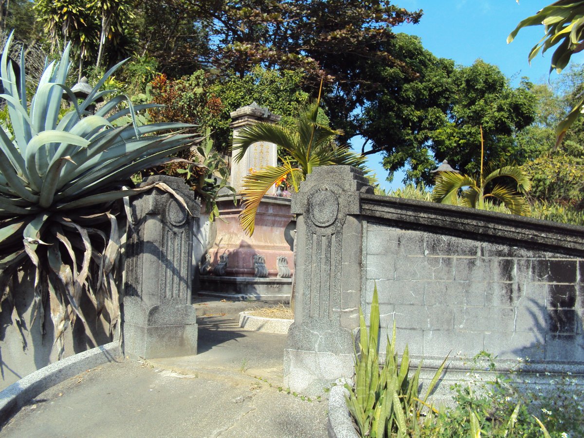 DSC02628.JPG - 旗山  吳萬順家族墓園