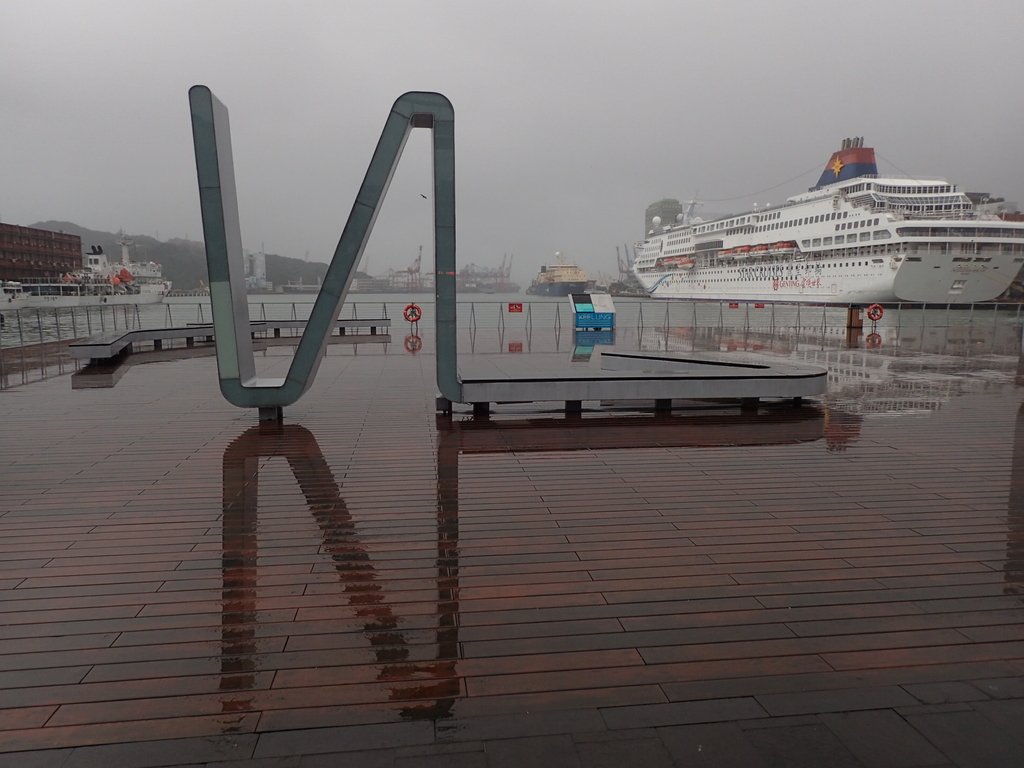 P1031657.JPG - 雨中---  基隆  海洋廣場  