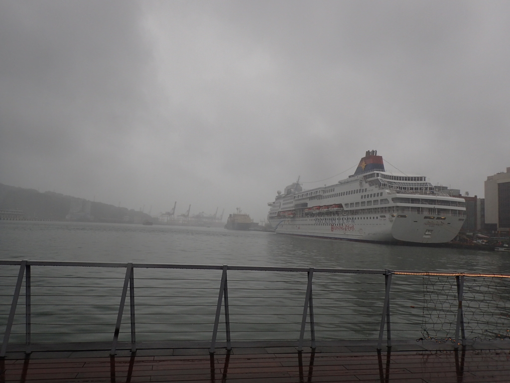 P1031672.JPG - 雨中---  基隆  海洋廣場  