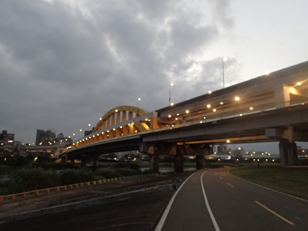 P1264273.JPG - 松山  麥帥二橋光影