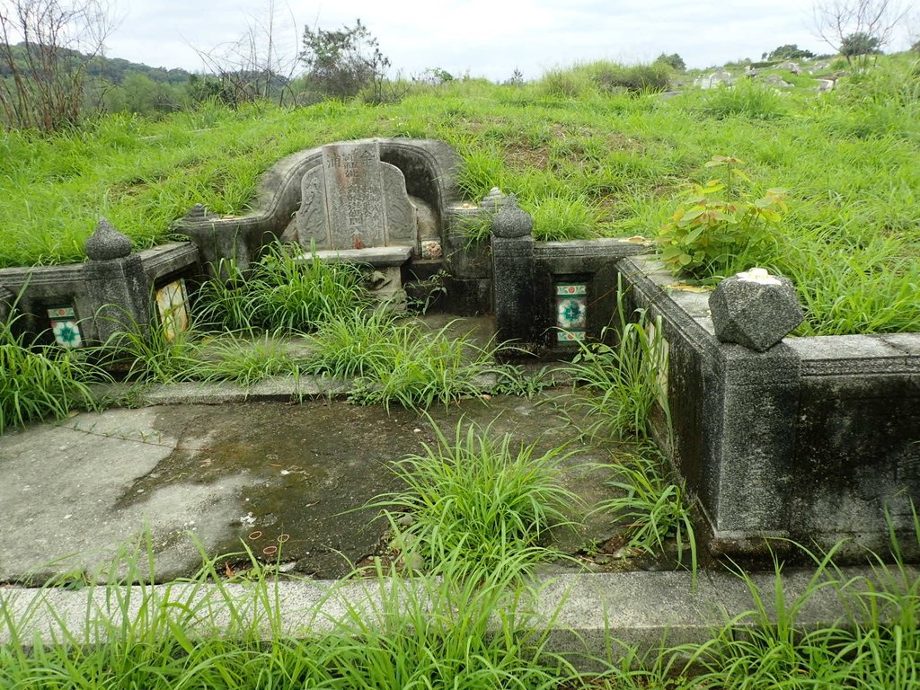 P4214470.JPG - 草屯  茄荖山  古墓踏查