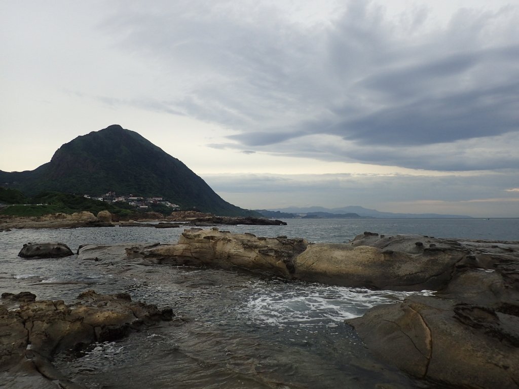 P6221024.JPG - 瑞芳  哩咾海岸  奇岩之美