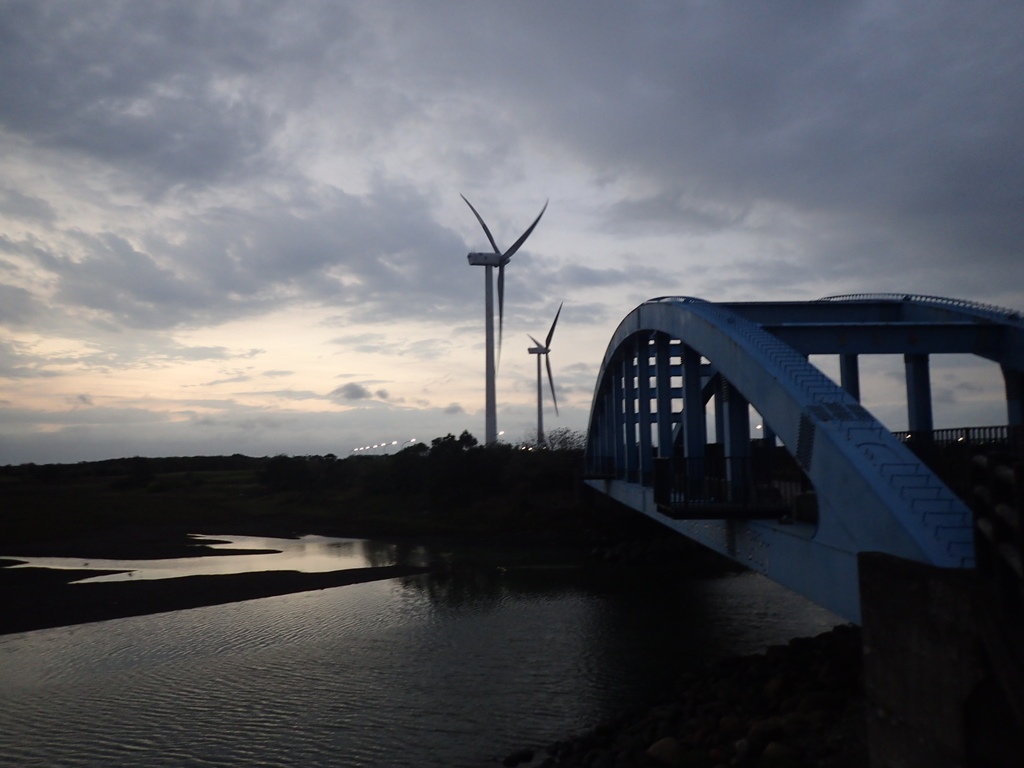 PA120902.JPG - 香山  藍天橋之暮色風情