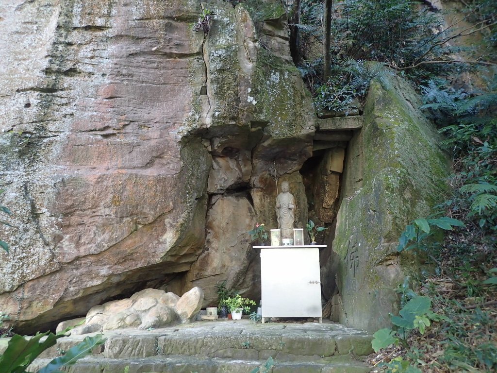 PB300553.JPG - 中和  圓通禪寺之  摩崖石刻