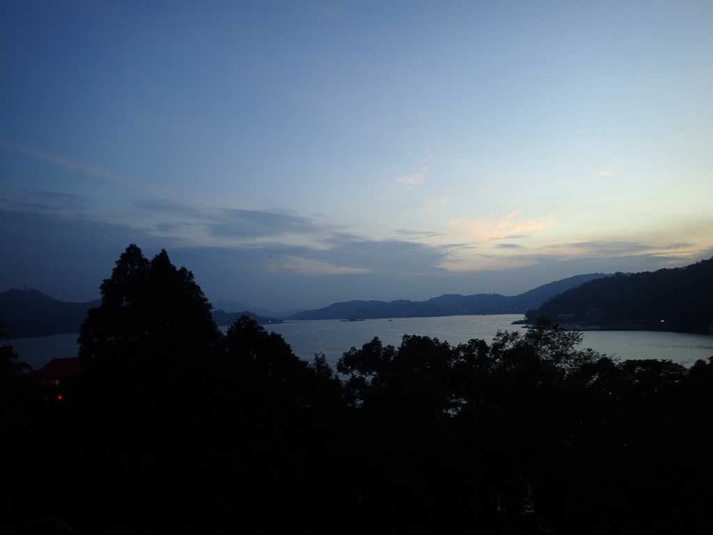 PA282228.JPG - 日月潭  湖光暮色之美